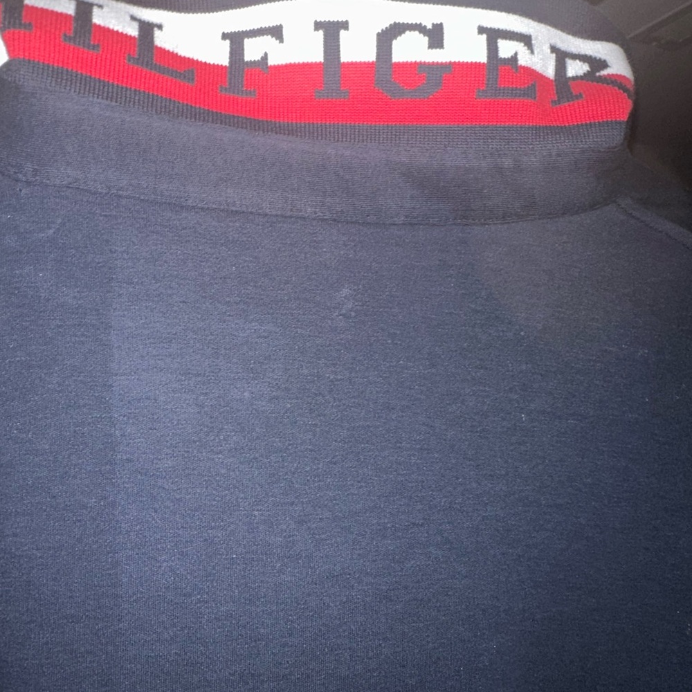 Tommy Hilfiger Men's Dark Polo Shirt - Picture 2 of 4